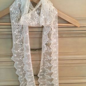 Lace scarf